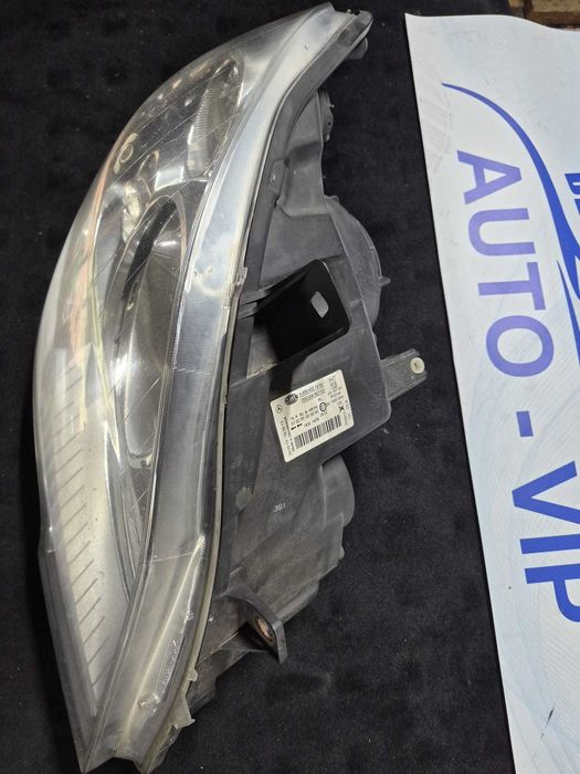 Far dreapta,  Mercedes-Benz Vito W639 1EG 009 627-02