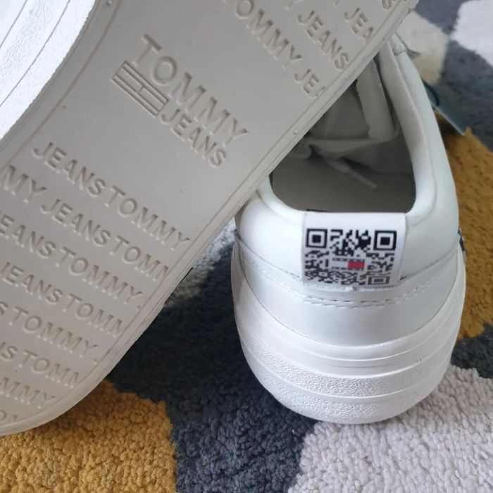 Tommy jeans 100% piele,marimi 44/45/46