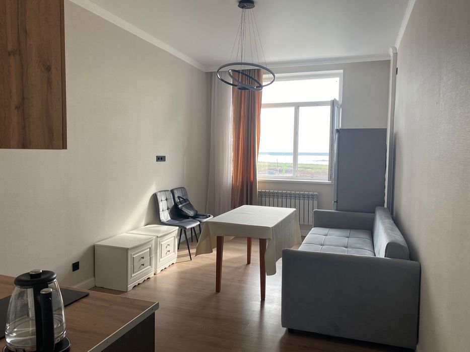 Подселение девушке