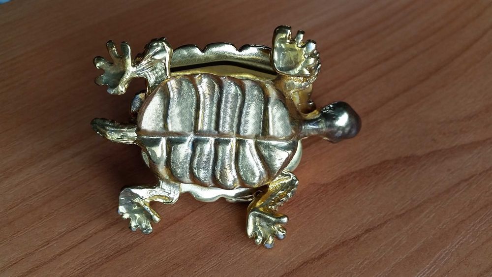 Кутия за бижута- масивен бронз, инкрустирана с камъни, ръчна изработка