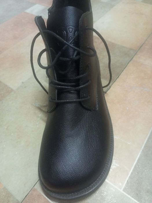 Продам ботинки весна-осень.