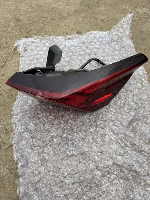 Задний фонарь правая