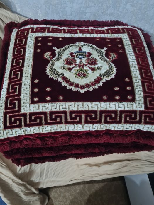 yostiq suyanish uchun