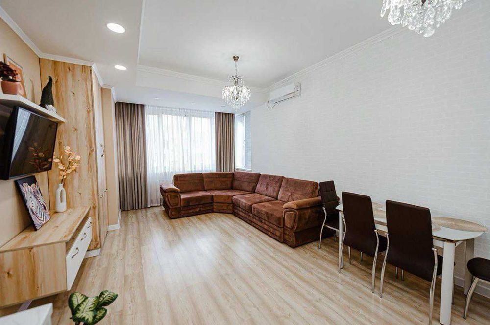 Дава се под наем Двустаен апартамент в София, Център - 63 кв.м за 450 € - Снимка #2