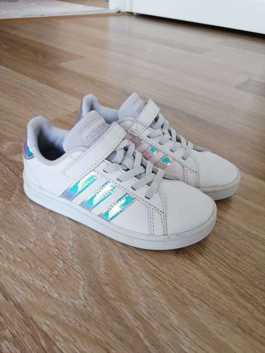 Маратонки Adidas номер 30