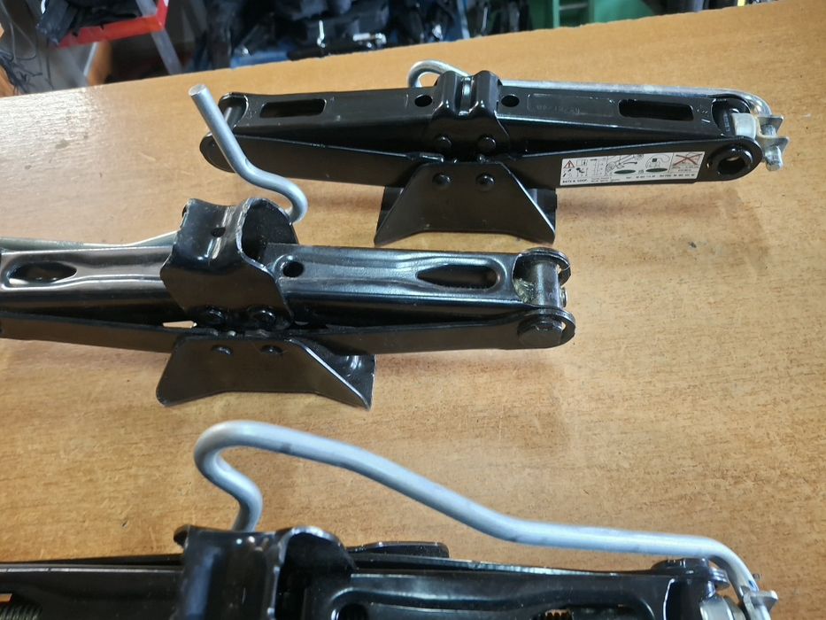 Cric Citroen Peugeot Fiat Opel  2013>