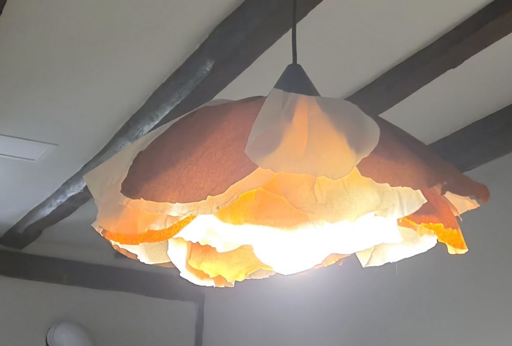 Ръчно изработен полилей във формата на цвете