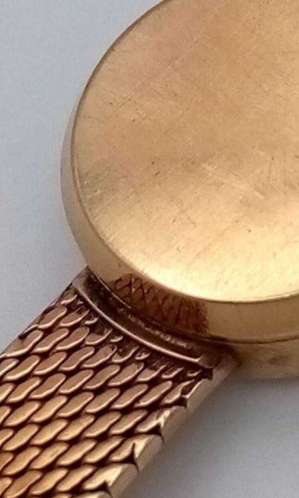 Златен дамски часовник OMEGA