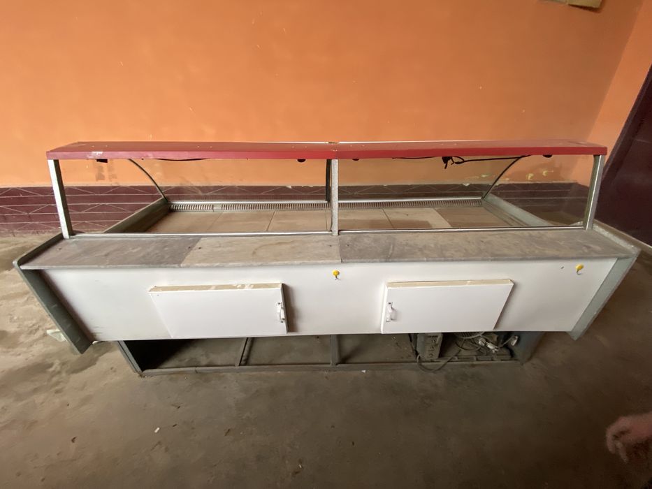 Витрина холодилник