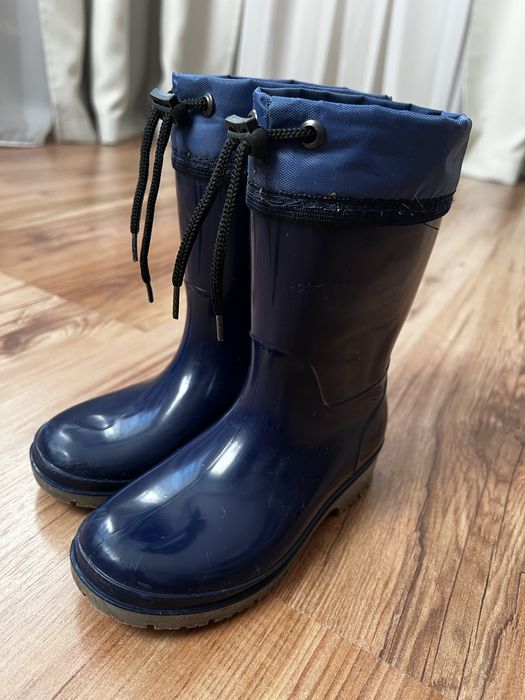 Продам детские резиновые сапоги