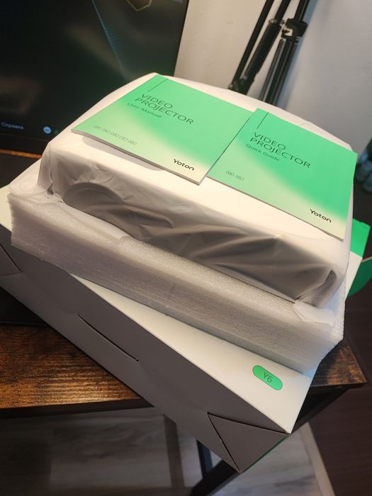 Proiector video (videoproiector)  Yoton Y6 FULL HD