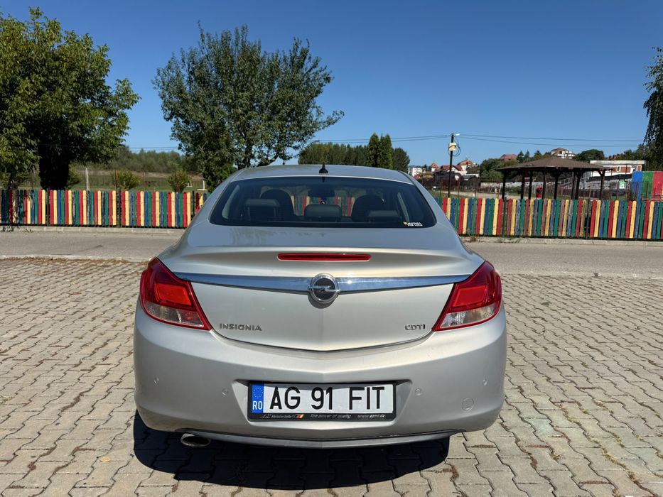 Opel Insignia 2.0 CDTI Automată | 131 CP | R18 | Navi | Senzori | 2 Chei