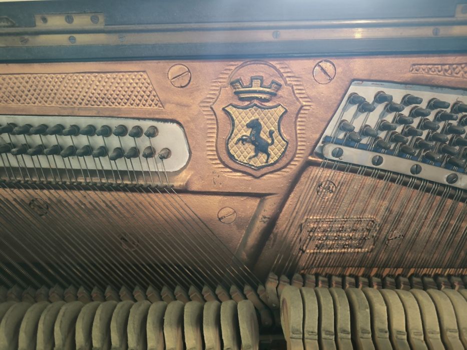 Pianină functionala vintage G. & E. Kanhäuser/N. Mischoniky