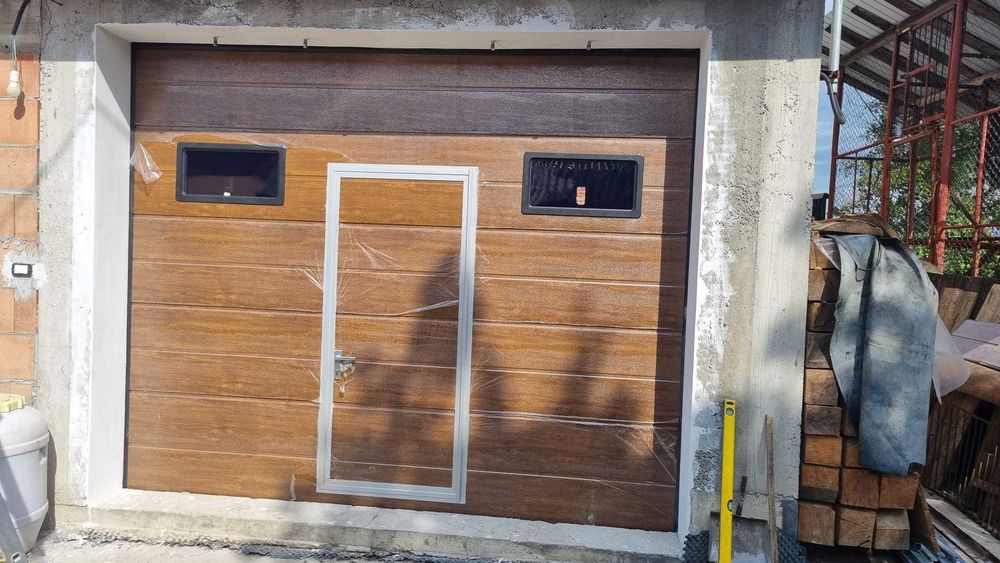 Uși DE GARAJ automatizate
