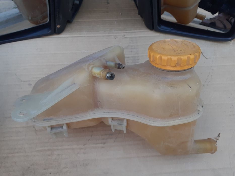 Продам бачок расширетеля