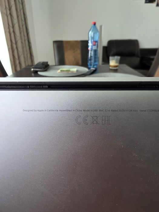 Laptop Apple macbook Model A1989 EMC 3214