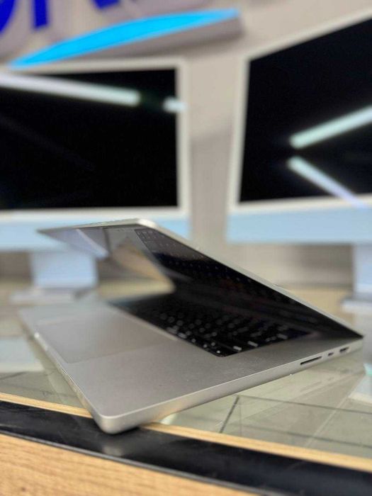 MacBook Pro M1 Pro 16" 32/512