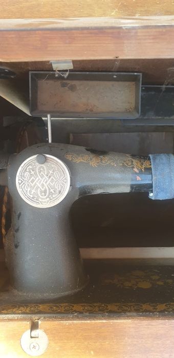 Швейная машина продам