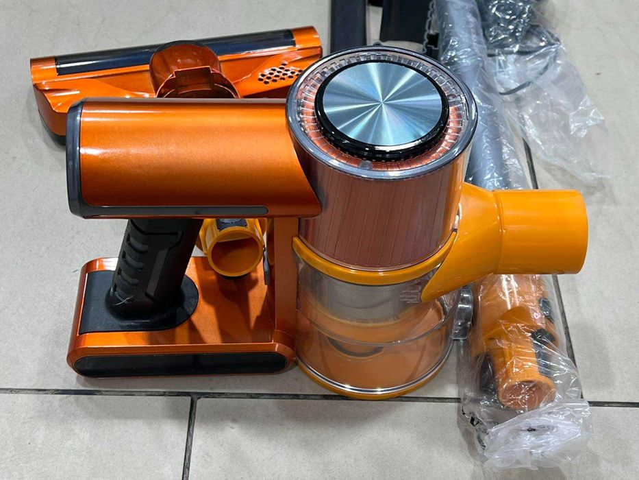 НОВА! Ръчна Прахосмукачка Kesser / 2 в 1