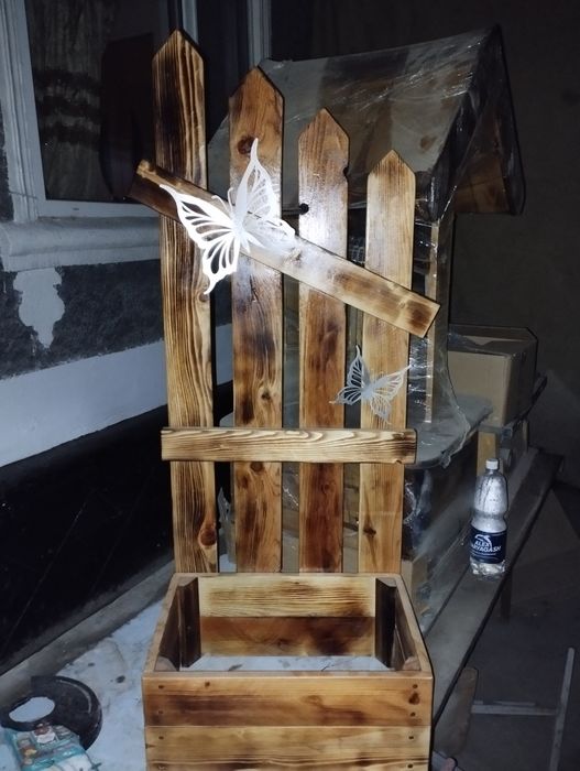 Мини клумба дворовая