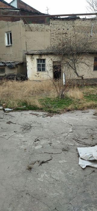 Продаётся дом: 7-соток. Горбольница.