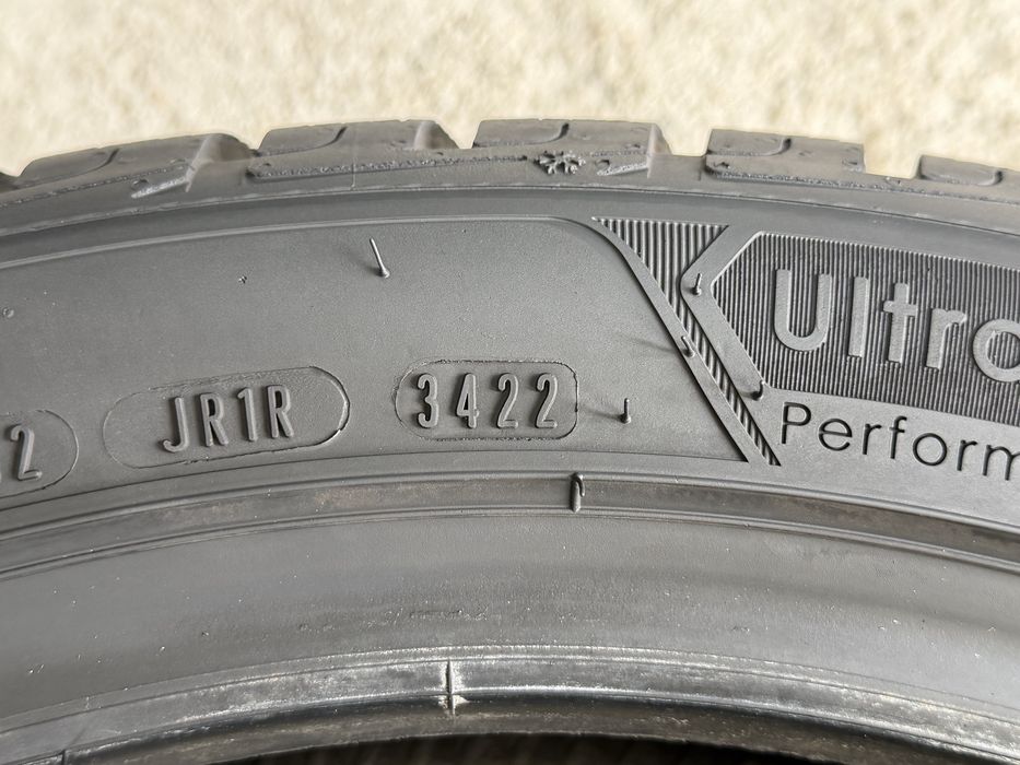 225/45/19 Goodyear 4Броя: 420€ 8.8мм като Нови