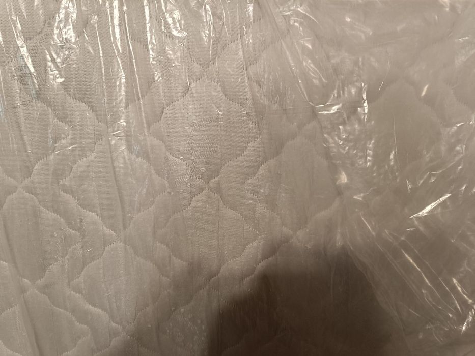 Продавам еднолицев матрак 190/144/25