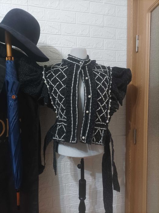 оригинални жилетки Escada, Chanel, Loro Piana