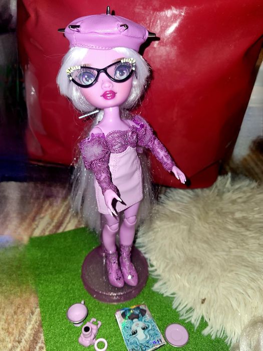 Păpuși Rainbow high