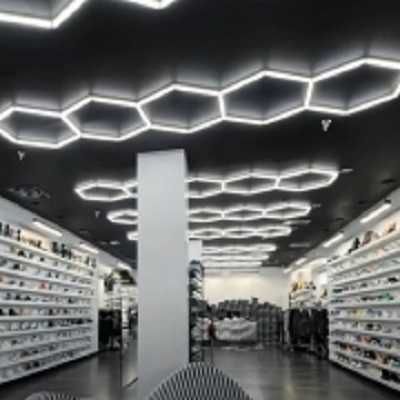 Tavane luminoase LED Frizerii: 1-14 Hexagoane configurabile. Lumină clară, fără umbre, care pune în valoare talentul și precizia frizerului!