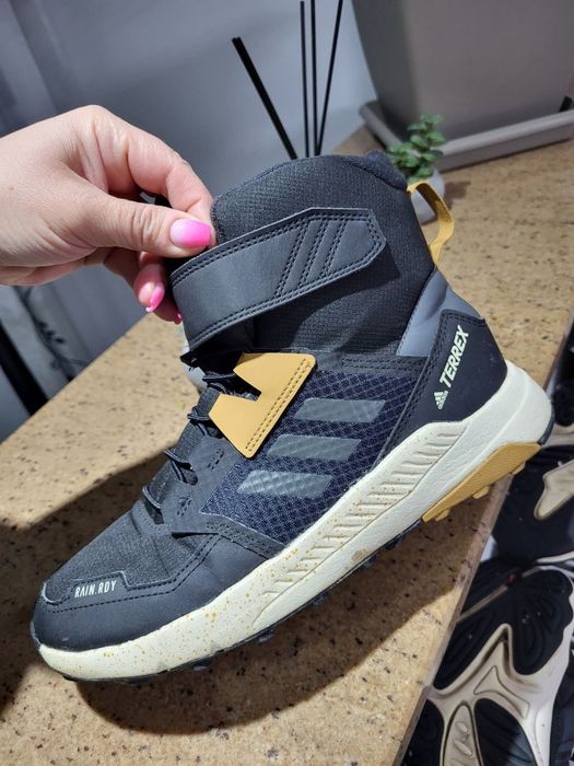 Ghete Adidas 38 impecabile