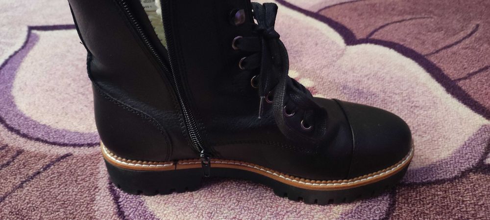 Дамски стилни топли боти