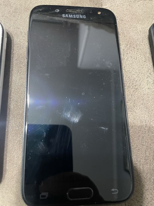 Lot de 4 telefoane