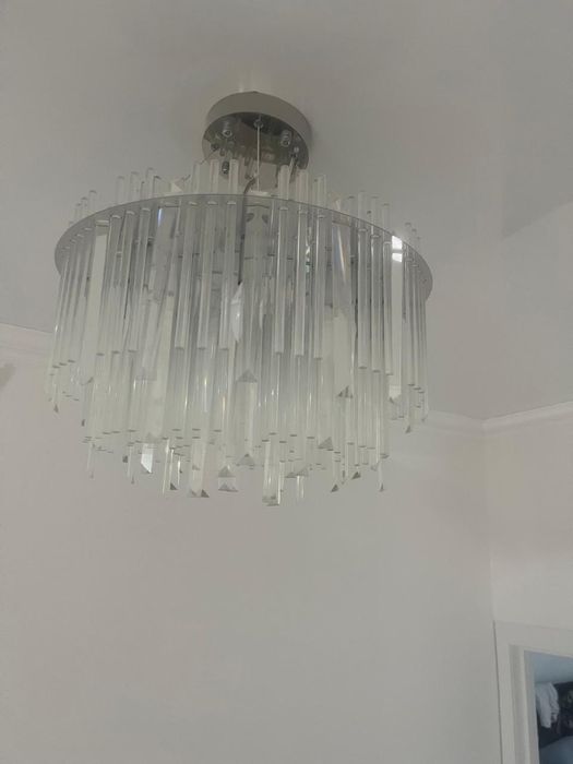 Продам люстра срочно