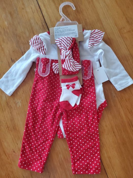 Коледни бебешки дрешки