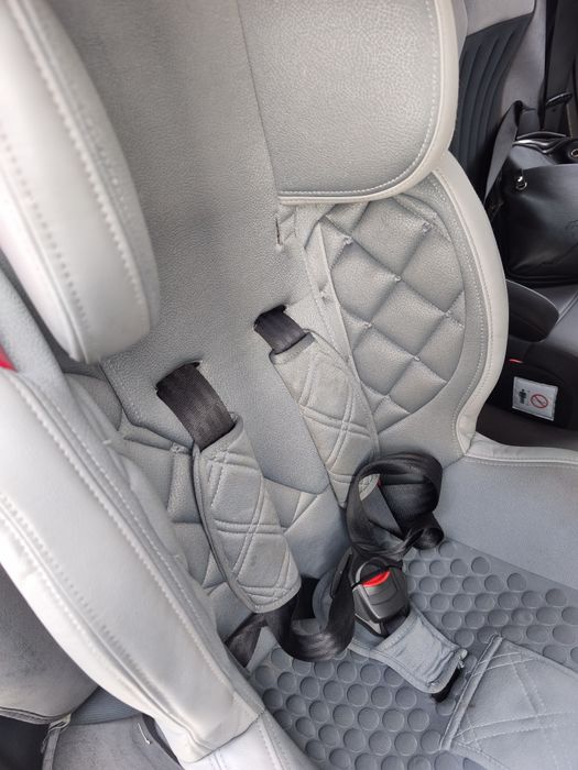 Продам детское кресло Olsson