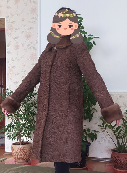 Шуба из каракуля новая