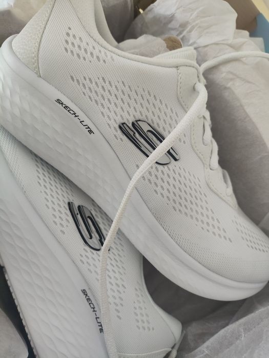НОВЫЕ Skechers белые
