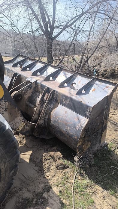 Погрузчик фронтальный