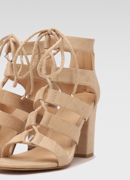 Обувки на висок ток DeeZee