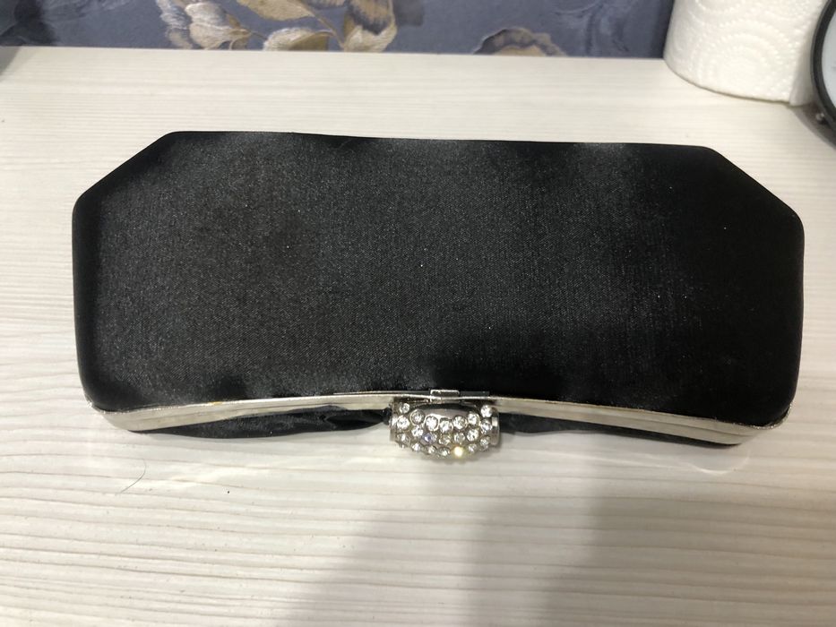 Продам клатч сумку черный цвет