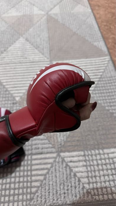 Перчатки для ММА