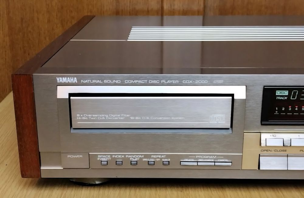 YAMAHA CDX-2000 Проигрыватель CD