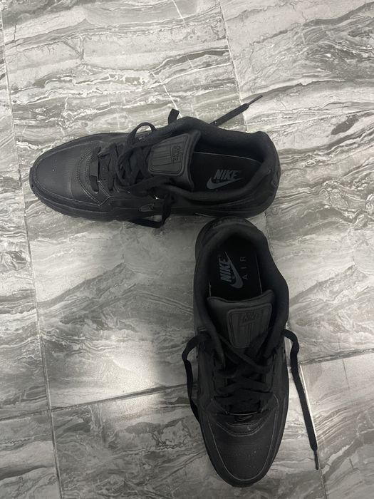 Продаю кроссовки Nike Airmax