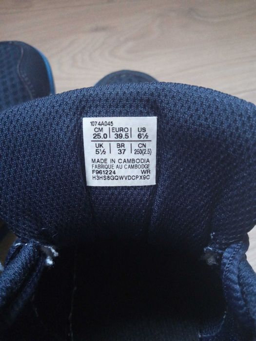 Обувки Asics upcourt 6  39,5 номер