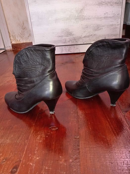 Дамски ботички от естествена кожа