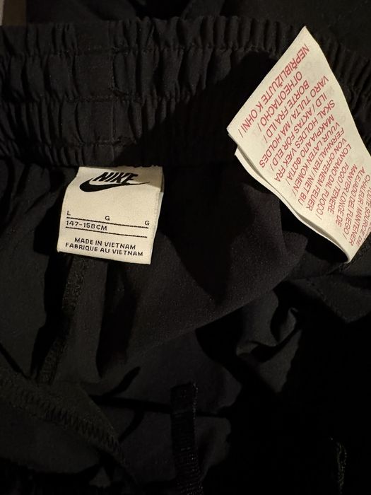 Pantaloni Cargo Nike Originali – Mărimea  147-152 Copii/Adolescenți