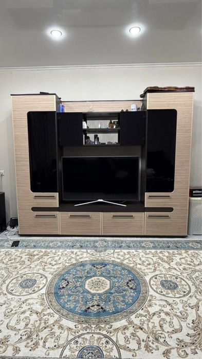 Продам горку для гостиной.