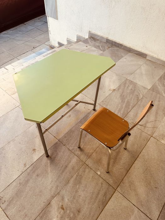 Винтидж ученически чин със стол – Италия, 60–70-те години