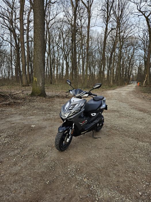 Vând yamaha aerox 4t